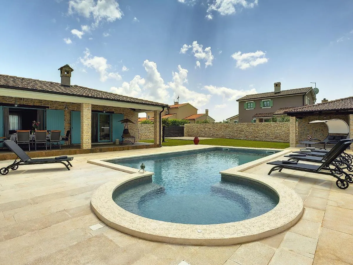 Lovely Holiday Home With Private Pool Juršići