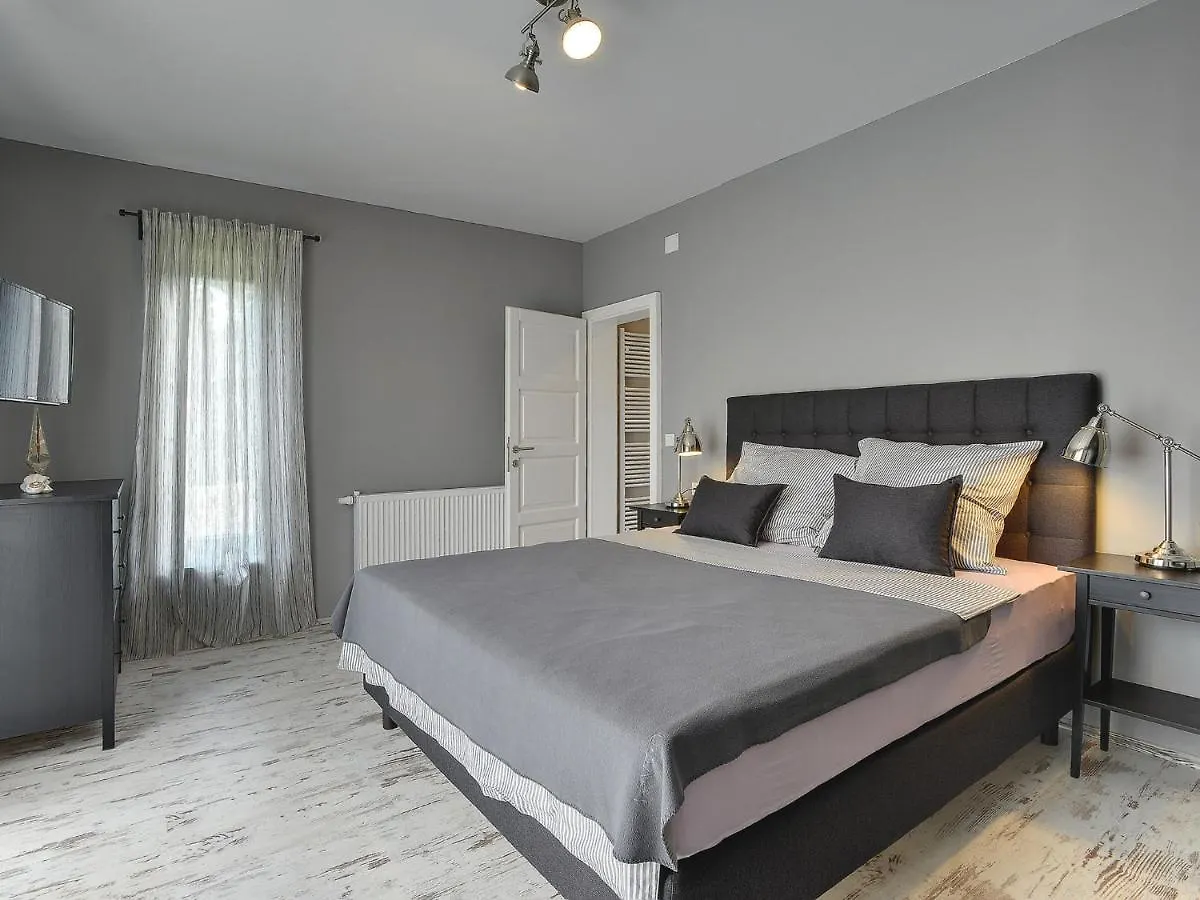 Βίλα Lovely Holiday Home With Private Pool Juršići