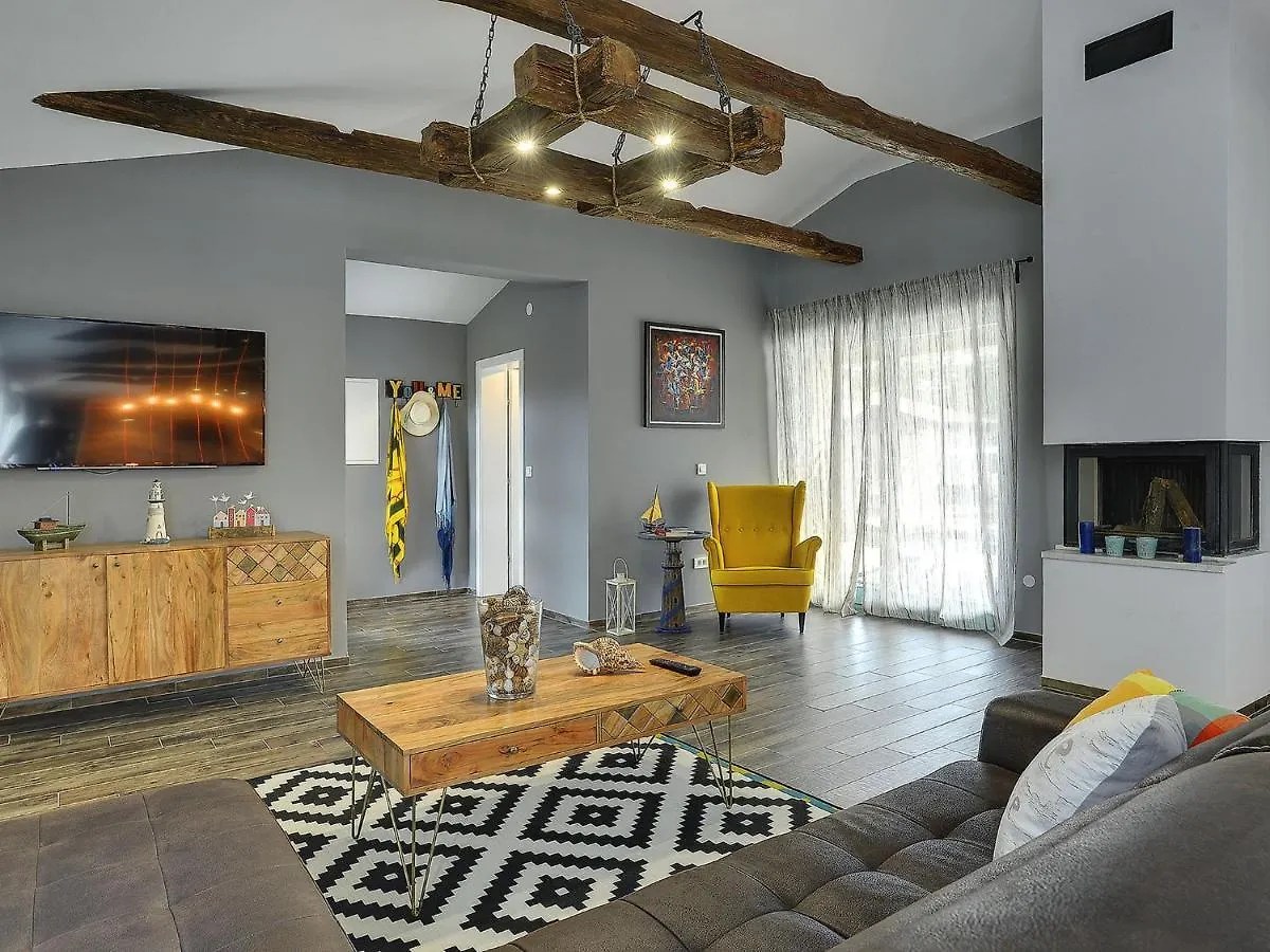 Lovely Holiday Home With Private Pool Juršići Κροατία