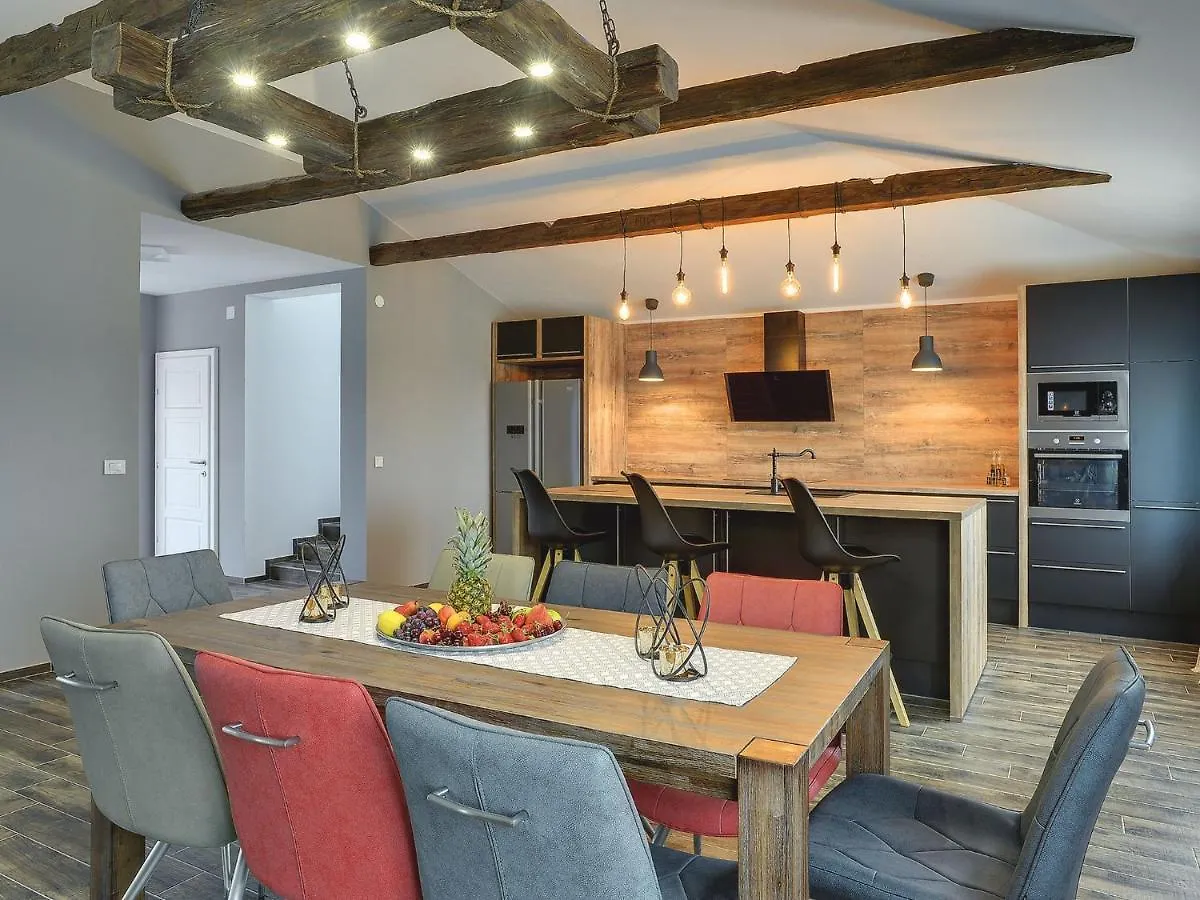 Βίλα Lovely Holiday Home With Private Pool Juršići